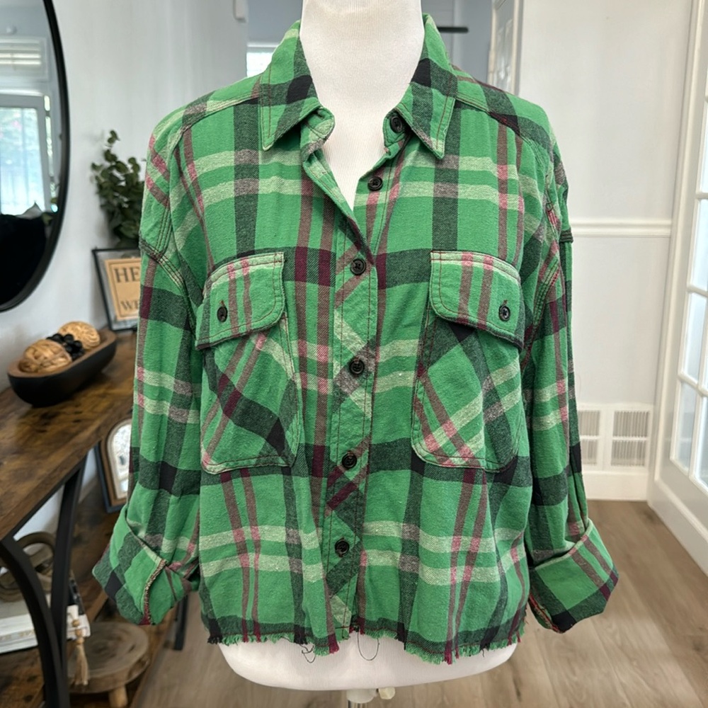 NWT Urban Outfitters BDG cropped green flannel Size Small